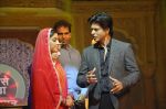 Shahrukh Khan on the sets of Diya aur Baati in Filmcity, Mumbai on 28th July 2013 (3).JPG